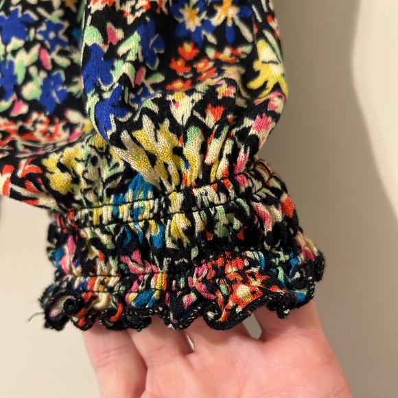 Urban Outfitters Floral Smocked Puff Sleeve Crop Size Medium - Picture 3 of 7